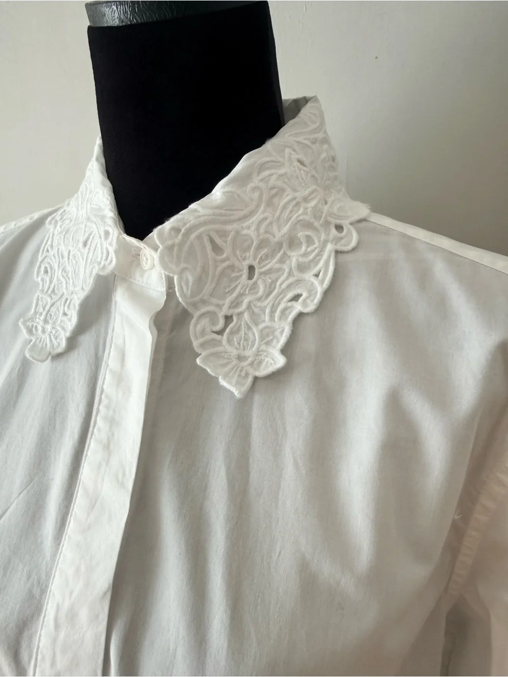 J. Crew White Button-Up Shirt with feminine Lace Collar  100%cotton
